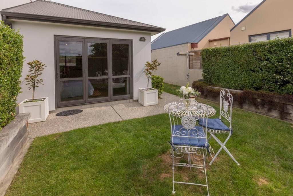 Private, Tasteful Studio Apartment Wanaka Luaran gambar